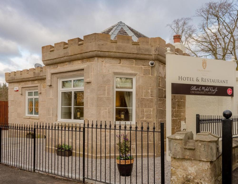Crossbasket Castle Hotel & Restaurant High Blantyre Exterior foto